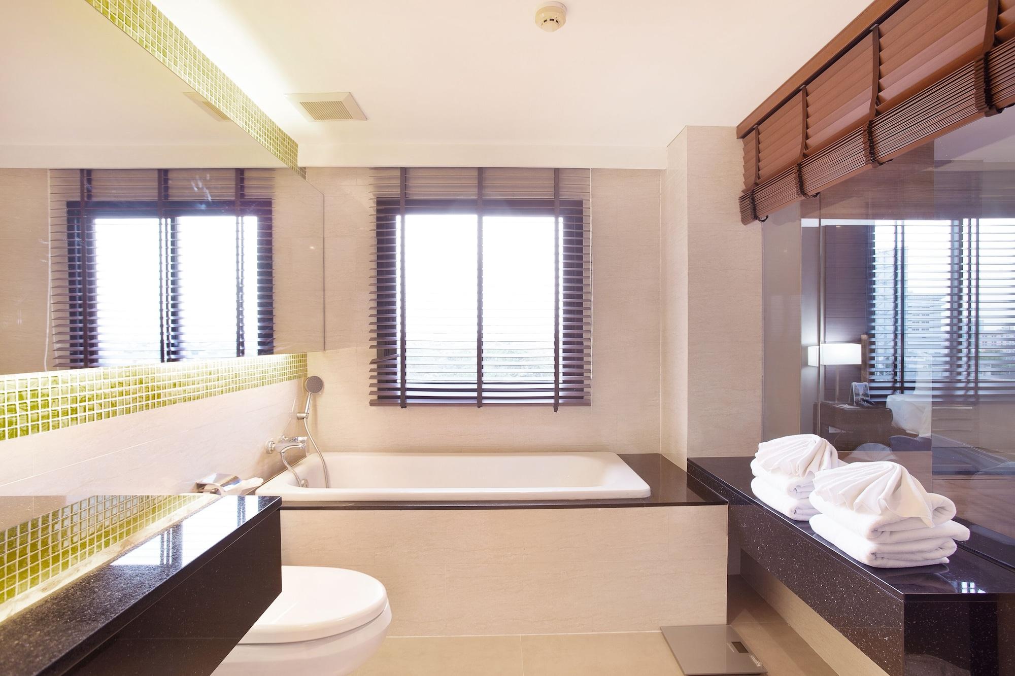 Hotel Mida Ngamwongwan - Sha Certified